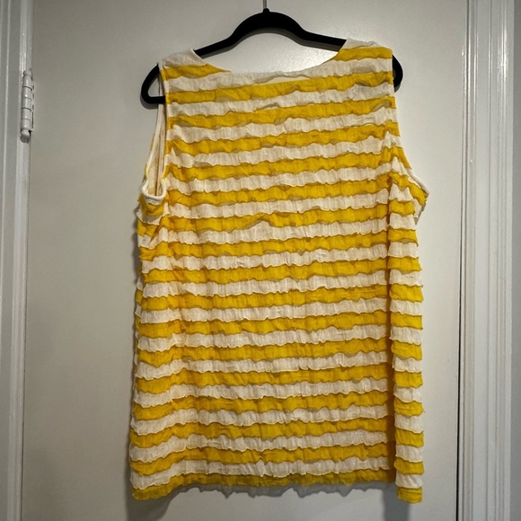 Susan Graver 2XL Yellow White Layered Ruffle Striped Sleeveless Flowy Blouse. - Picture 2 of 9